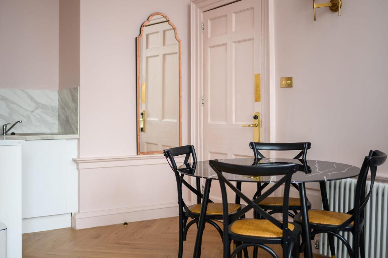 Charming Large Family Suite With Kitchenette Edinburgh Exterior foto