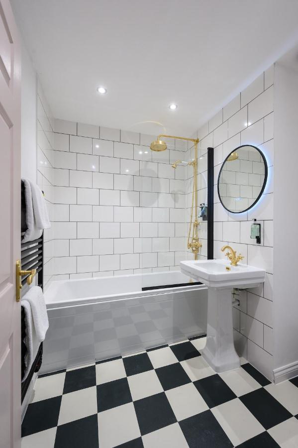 Charming Large Family Suite With Kitchenette Edinburgh Exterior foto