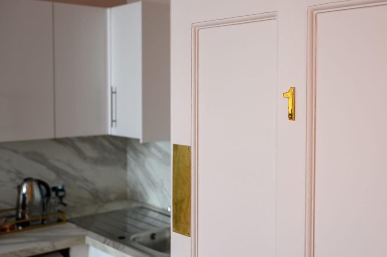 Charming Large Family Suite With Kitchenette Edinburgh Exterior foto